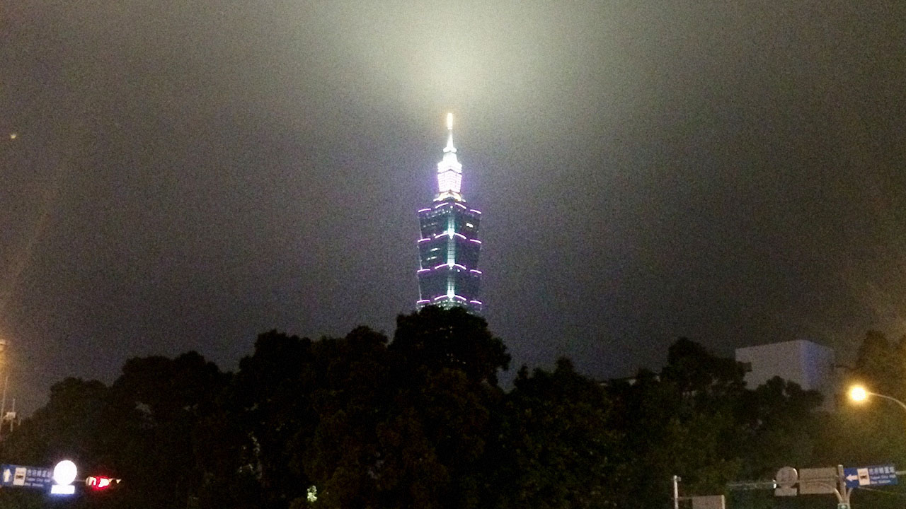夜の台北101